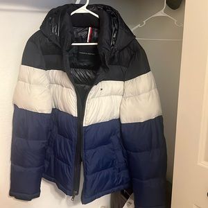 Tommy Hilfiger Puffer Jacket size Large